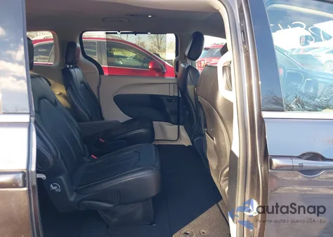 2020 Chrysler Voyager Lxi из США, поврежденный, VIN 2C4RC1DG2LR257067